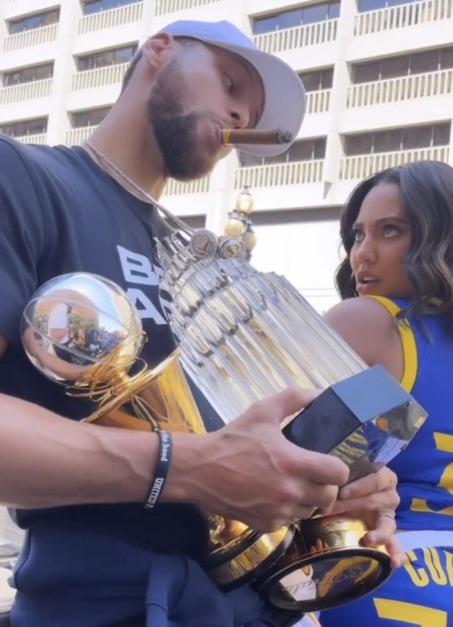 当他们以三 当他们以三