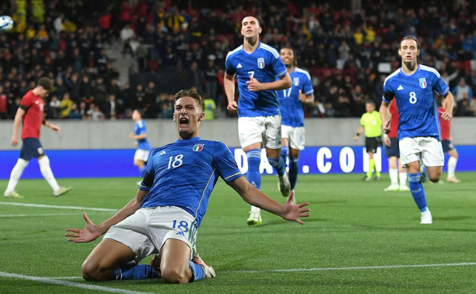 际赛场提速 际赛场提速